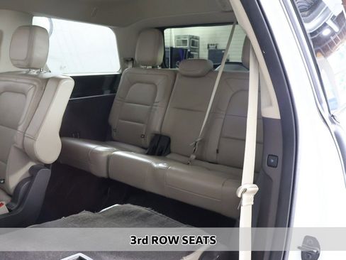 Used 2022 Lincoln Navigator Reserve AWD/4WD image 13
