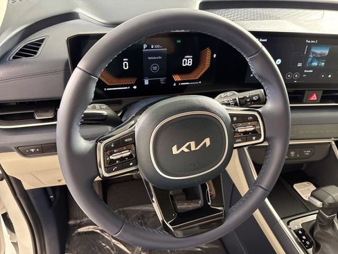 New 2026 Kia Carnival EX FWD image 31