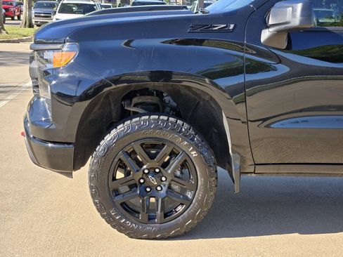 Used 2024 Chevrolet Silverado 1500 Custom Trail Boss w/ LPO, Dark Essentials Package image 9