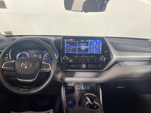 Used 2022 Toyota Highlander Platinum AWD/4WD image 28