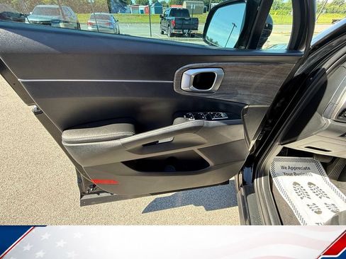 Used 2023 Kia Sorento EX w/ Panoramic Sunroof Package FWD image 17