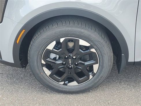 New 2026 Kia Sorento S image 4
