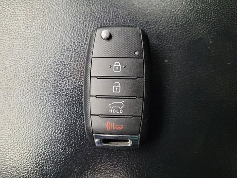 Used 2016 Kia Sorento LX image 32