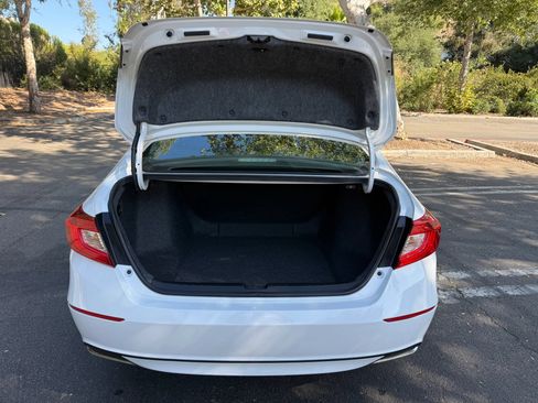 Used 2018 Honda Accord LX image 24