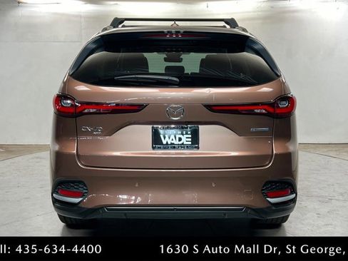 Certified 2025 MAZDA CX-70 Plug-In Hybrid w/ Premium Pkg AWD/4WD image 4