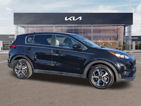Certified 2022 Kia Sportage LX image 2