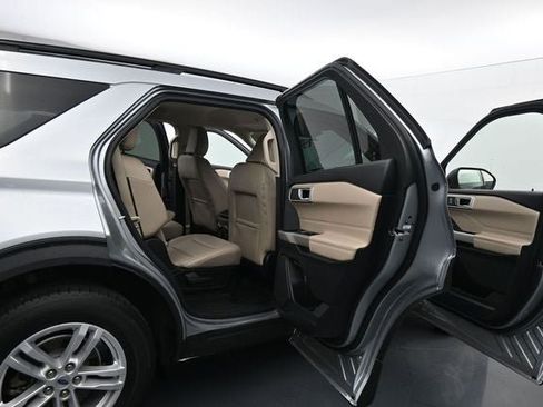 Certified 2022 Ford Explorer XLT w/ Equipment Group 202A AWD/4WD image 13