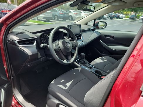 Used 2022 Toyota Corolla LE FWD image 19