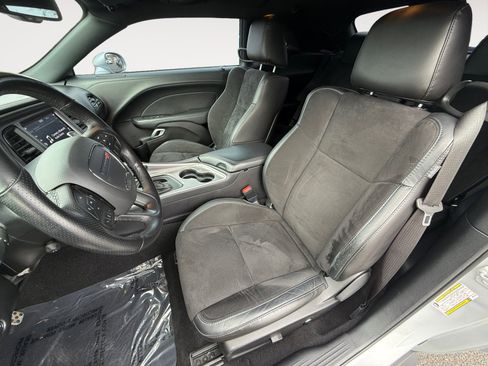 Used 2021 Dodge Challenger R/T w/ Plus Package image 10