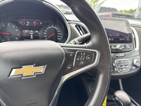 Used 2022 Chevrolet Malibu LT FWD image 18