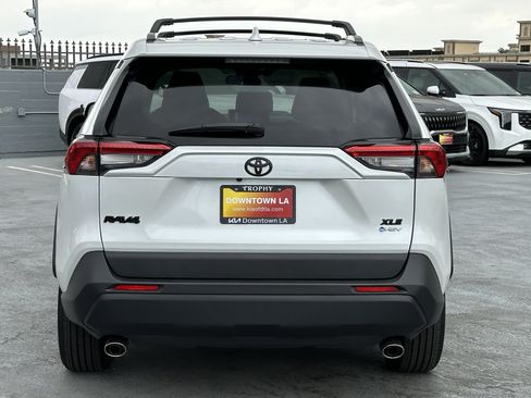 Used 2025 Toyota RAV4 XLE Premium AWD/4WD image 6
