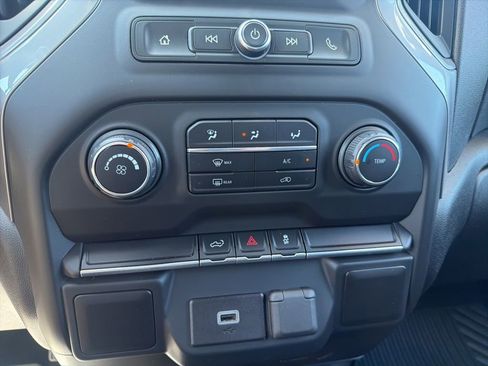 Used 2020 Chevrolet Silverado 1500 Custom w/ Custom Value Package AWD/4WD image 15