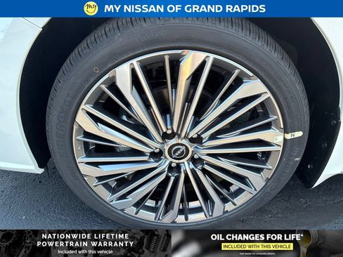 New 2026 Nissan Altima 2.5 SV w/ SV Premium Package AWD/4WD image 11