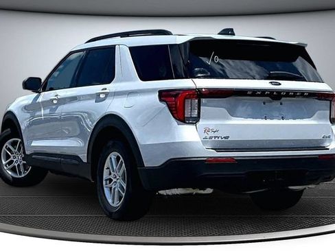 New 2026 Ford Explorer Active AWD/4WD image 3