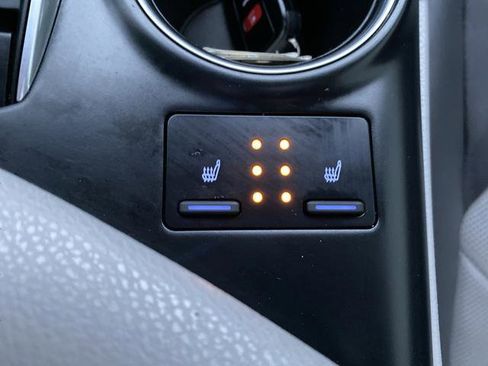 Used 2018 Toyota Camry XLE image 8