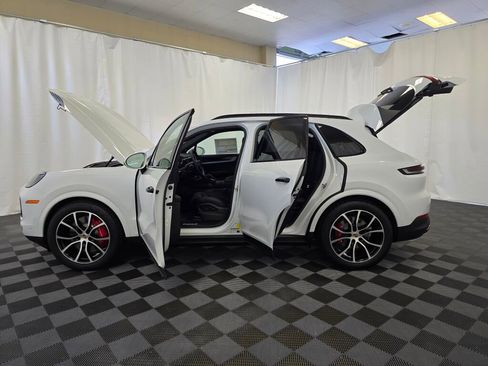 New 2025 Porsche Cayenne S image 13