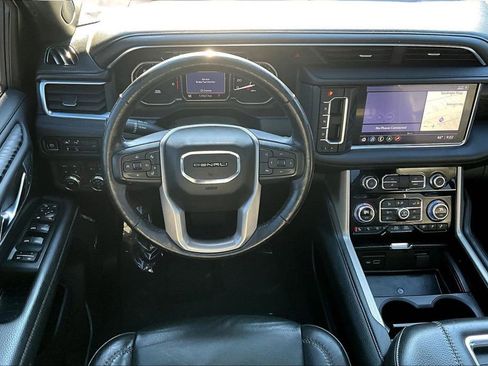 Used 2021 GMC Yukon Denali w/ Advanced Technology Package image 8