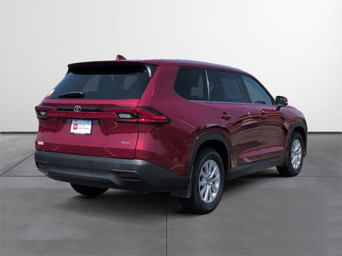 Certified 2024 Toyota Grand Highlander XLE image 5