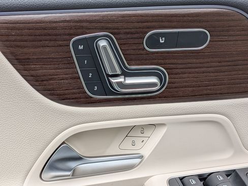 Certified 2025 Mercedes-Benz GLA 250 image 15