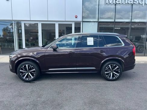 Used 2025 Volvo XC90 B5 Core AWD/4WD image 2