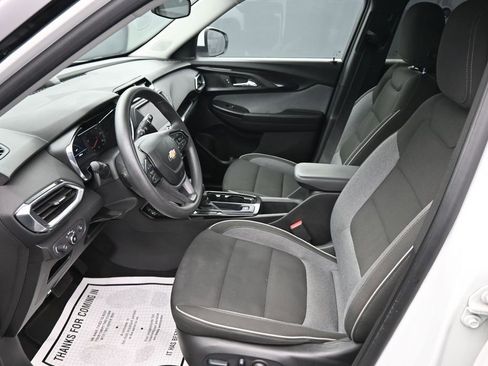Used 2023 Chevrolet TrailBlazer LT FWD image 11