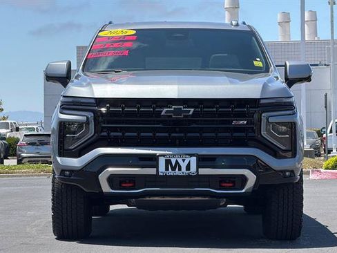 New 2026 Chevrolet Suburban Z71 w/ Z71 Off-Road Package AWD/4WD image 8
