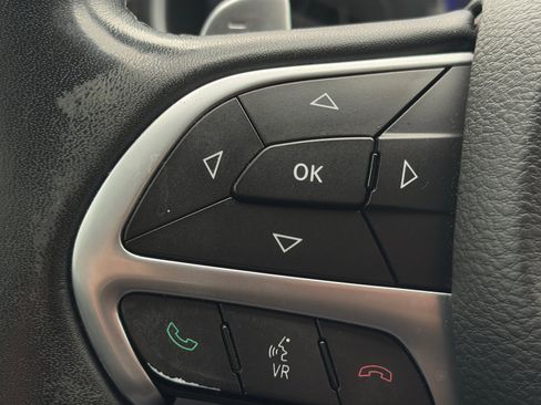 Used 2016 Chrysler 200 C AWD/4WD image 33