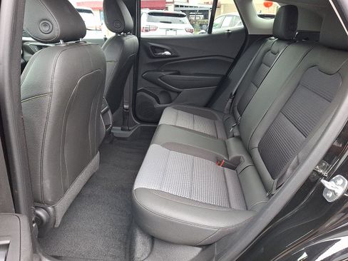 Used 2024 Chevrolet Trax LT w/ Driver Confidence Package FWD image 10