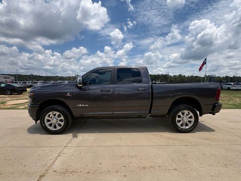 Used 2025 RAM 2500 Laramie AWD/4WD image 5