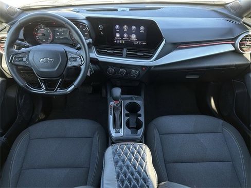 Used 2025 Chevrolet Trax RS image 12