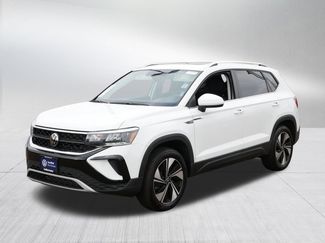 Certified 2024 Volkswagen Taos SE w/ Panoramic Sunroof Package video 3