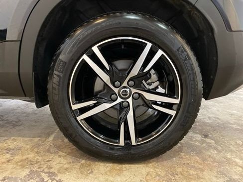Used 2025 Volvo XC40 B5 Core AWD/4WD image 32