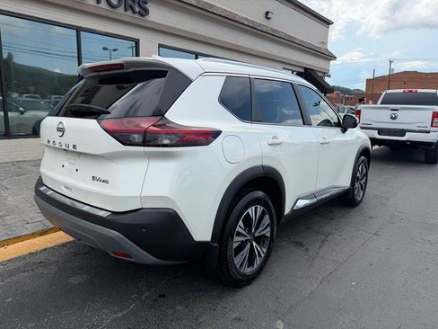 Used 2023 Nissan Rogue SV w/ SV Premium Package AWD/4WD image 3