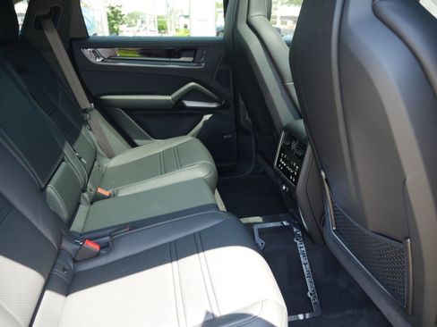 New 2026 Porsche Cayenne Turbo AWD/4WD image 25