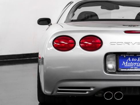 Used 2004 Chevrolet Corvette Z06 w/ Memory Package RWD image 32
