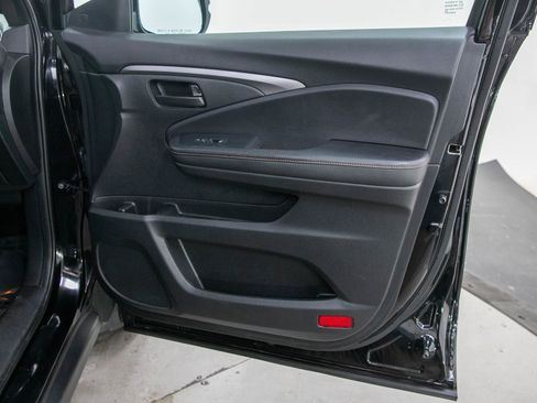 Used 2023 Honda Passport TrailSport image 9