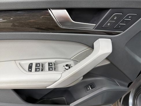 Used 2019 Audi Q5 Prestige w/ Prestige Package AWD/4WD image 18