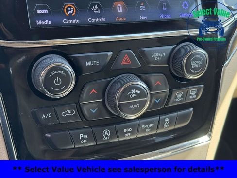 Used 2020 Jeep Grand Cherokee Limited AWD/4WD image 24