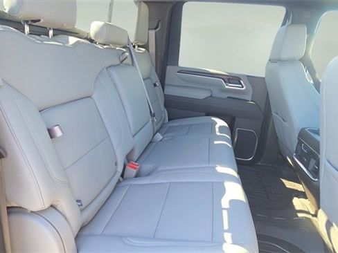 New 2026 GMC Sierra 2500 SLT w/ SLT Premium Package image 18