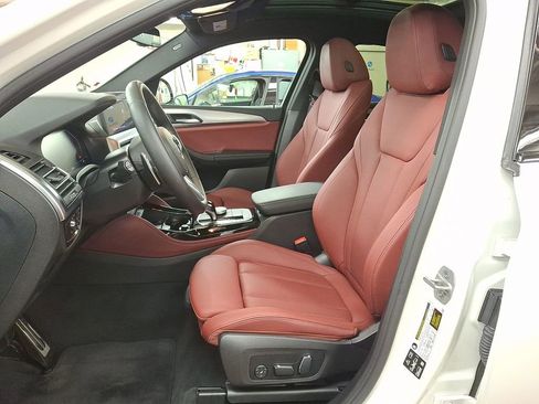 Used 2024 BMW X4 xDrive30i w/ Premium Package image 9