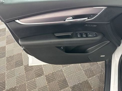 Used 2017 Cadillac XT5 Premium Luxury w/ LPO, Wheel Lock Package image 19