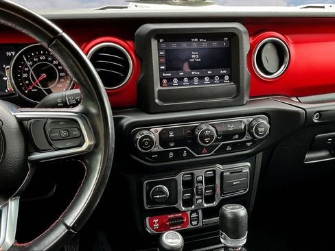 Used 2021 Jeep Wrangler Unlimited Rubicon AWD/4WD image 11