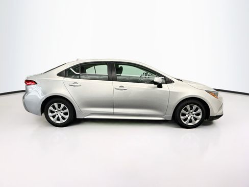 Used 2025 Toyota Corolla LE FWD image 10