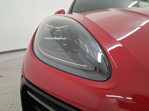 New 2026 Porsche Macan image 12