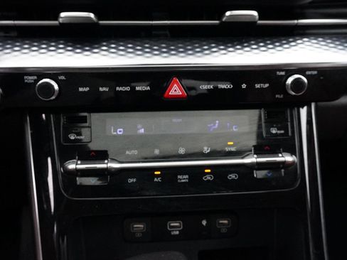 Used 2023 Kia Carnival SX Prestige FWD image 55