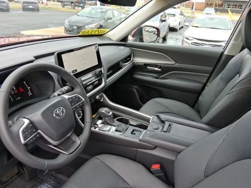 Used 2025 Toyota Grand Highlander AWD Hybrid image 18