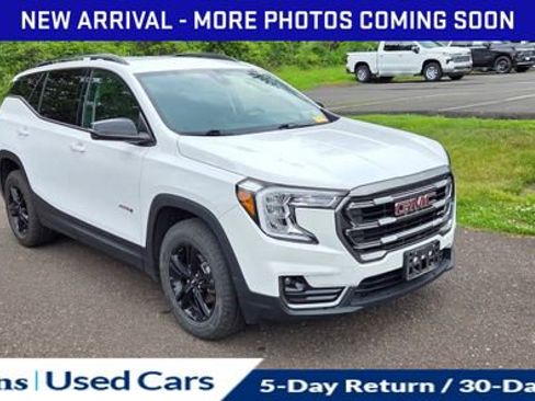 Used 2022 GMC Terrain AT4 AWD/4WD image 1