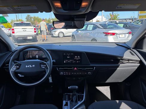 Used 2026 Kia Niro LX FWD image 31