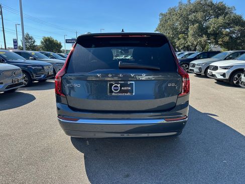 New 2026 Volvo XC90 B5 Core image 5