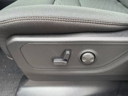 New 2026 RAM 1500 4x4 Crew Cab image 16